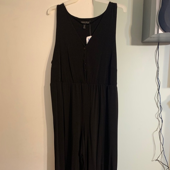 jumpsuit w/belt - Picture 2 of 2